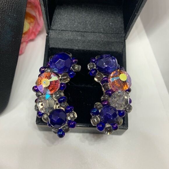 VINTAGE⚜️RARE HOBÉ Necklace & Clip Earring Set - Picture 3 of 9